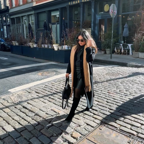 Meet your Posher, Leticia - Picture 1 of 1